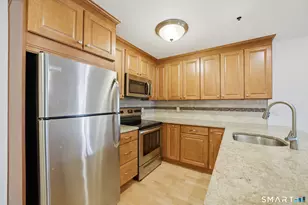 104 North St, Stamford, CT 06902 - Photo 9