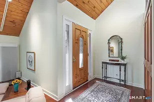 33 Rock Hill Rd, Woodbridge, CT 06525 - Photo 3