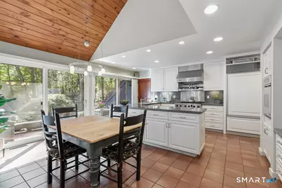 33 Rock Hill Road, Woodbridge, CT 06525 - Photo 9