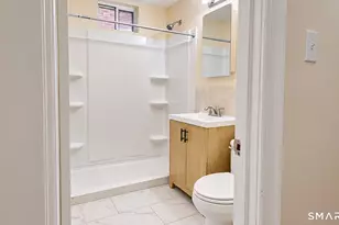 17 Bond St, Hartford, CT 06114 - Photo 13