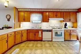 136 Hunters Rd, Norwich, CT 06360 - Photo 9