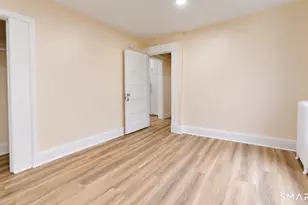 17 Bond St, Hartford, CT 06114 - Photo 13