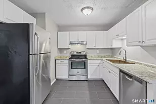 6 Irving Pl, Danbury, CT 06810 - Photo 9