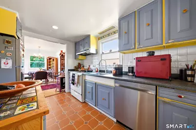 35 Holcomb Avenue, Stamford, CT 06906 - Photo 7