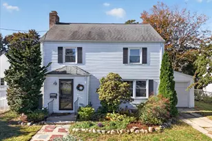 625 Ocean Ave, New London, CT 06320 - Photo 1