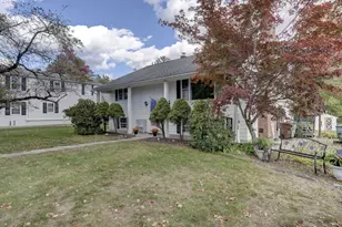 21 Crescent Beach Dr, Enfield, CT 06082 - Photo 3