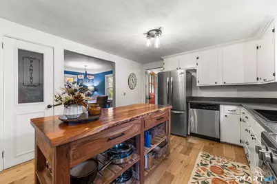 7 Robin Road, Simsbury, CT 06070 - Photo 15