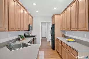 10 Chelsea Pl, Avon, CT 06001 - Photo 17