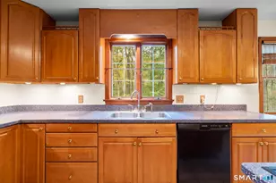 43 Robinhood Dr, Ledyard, CT 06335 - Photo 27