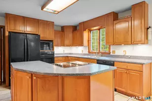 43 Robinhood Dr, Ledyard, CT 06335 - Photo 25