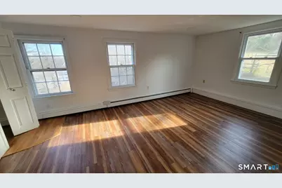 32 Milwaukee Avenue, Bethel, CT 06801 - Photo 11
