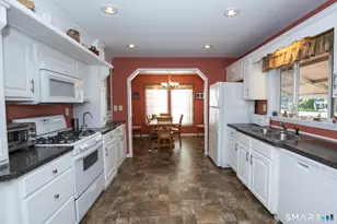 7 Loring Ct, Wallingford, CT 06492 - Photo 5