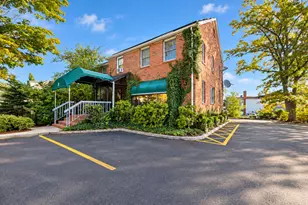 10 Dale St, West Hartford, CT 06107 - Photo 1