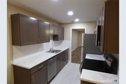 9 Debra Court #9, Cromwell, CT 06416 - Photo 3