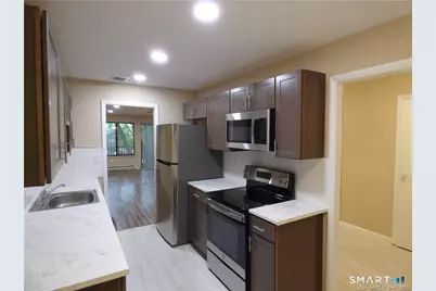 9 Debra Court #9, Cromwell, CT 06416 - Photo 5