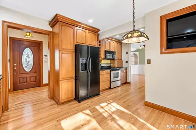 211 Phipps Drive, West Haven, CT 06516 - Photo 9
