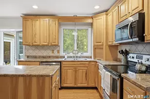 252 N Bridebrook Rd, East Lyme, CT 06333 - Photo 13
