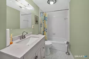 140 Captain Thomas Blvd, West Haven, CT 06516 - Photo 17