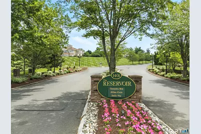 60 Cassandra Boulevard #203, West Hartford, CT 06107 - Photo 1