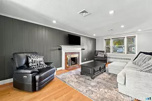 132 Cheney Ln, Newington, CT 06111 - Photo 9