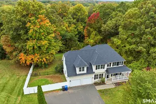 18 Tree Top Ln, East Windsor, CT 06016 - Photo 3