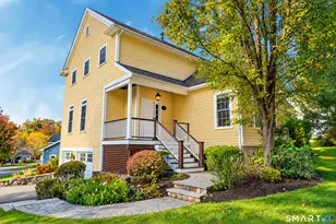 104 Periwinkle Dr, Middlebury, CT 06762 - Photo 1