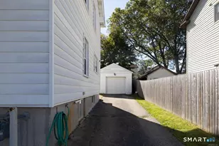 152 Woodbine St, Waterbury, CT 06705 - Photo 13