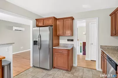 35 Glendale Road, Manchester, CT 06040 - Photo 9