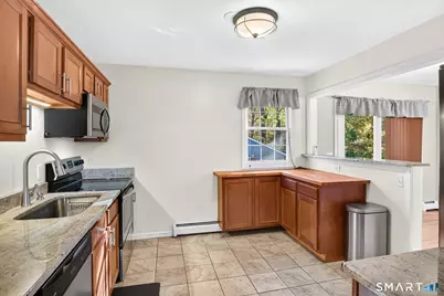 35 Glendale Road, Manchester, CT 06040 - Photo 7