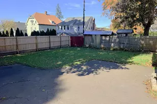 143 Elm St, Meriden, CT 06450 - Photo 3