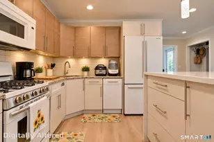 53 E Broadway, Milford, CT 06460 - Photo 9
