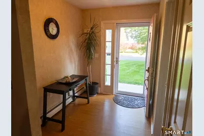 35 Fairfield Lane, Bloomfield, CT 06002 - Photo 3