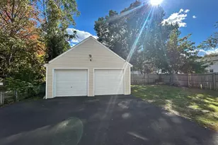 11 Brewer St, East Hartford, CT 06118 - Photo 3
