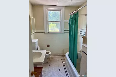 144 Buckingham Street, Waterbury, CT 06710 - Photo 3