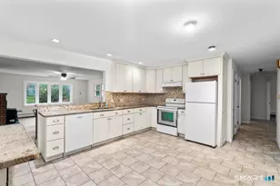 246 Bucks Hl Rd, Waterbury, CT 06704 - Photo 7