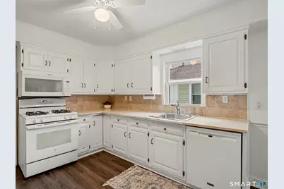 300 Lake Avenue, Bridgeport, CT 06605 - Photo 9