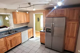 39 Ardmore Rd, Manchester, CT 06040 - Photo 3