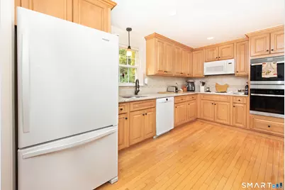 15 Longview Road, Trumbull, CT 06611 - Photo 11