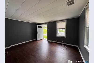 19-23 Hull Place, Seymour, CT 06483 - Photo 5
