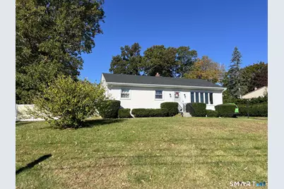 7 Illinois Court, Montville, CT 06370 - Photo 1