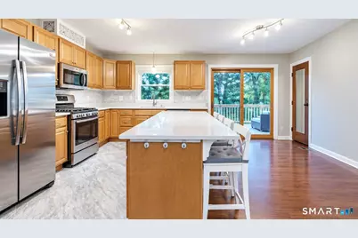 15 Whitwell Street, Milford, CT 06461 - Photo 5