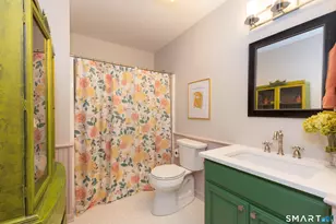469 Bradley St, East Haven, CT 06512 - Photo 15