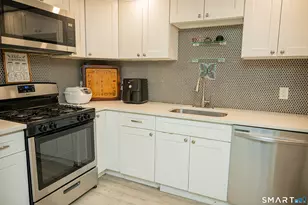 43 Austin Ave, East Haven, CT 06512 - Photo 9