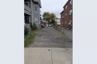 104 Bond Street, Hartford, CT 06114 - Photo 15