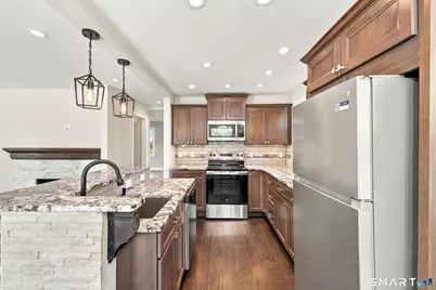 60 Shore Drive, Meriden, CT 06451 - Photo 5