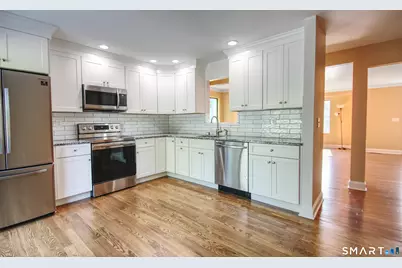 20 Pine Hill Village #20, Shelton, CT 06484 - Photo 9