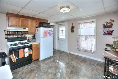 184 Derby Avenue, Derby, CT 06418 - Photo 17