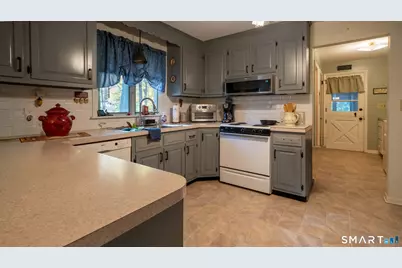 23 Bur Del Drive, Haddam, CT 06441 - Photo 9