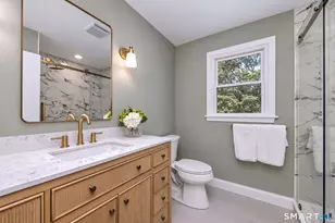 335 Arnold Ln, Orange, CT 06477 - Photo 17