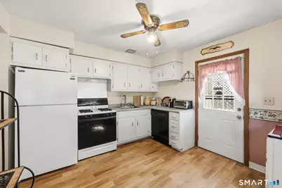 102 Grande Road, East Hartford, CT 06118 - Photo 7